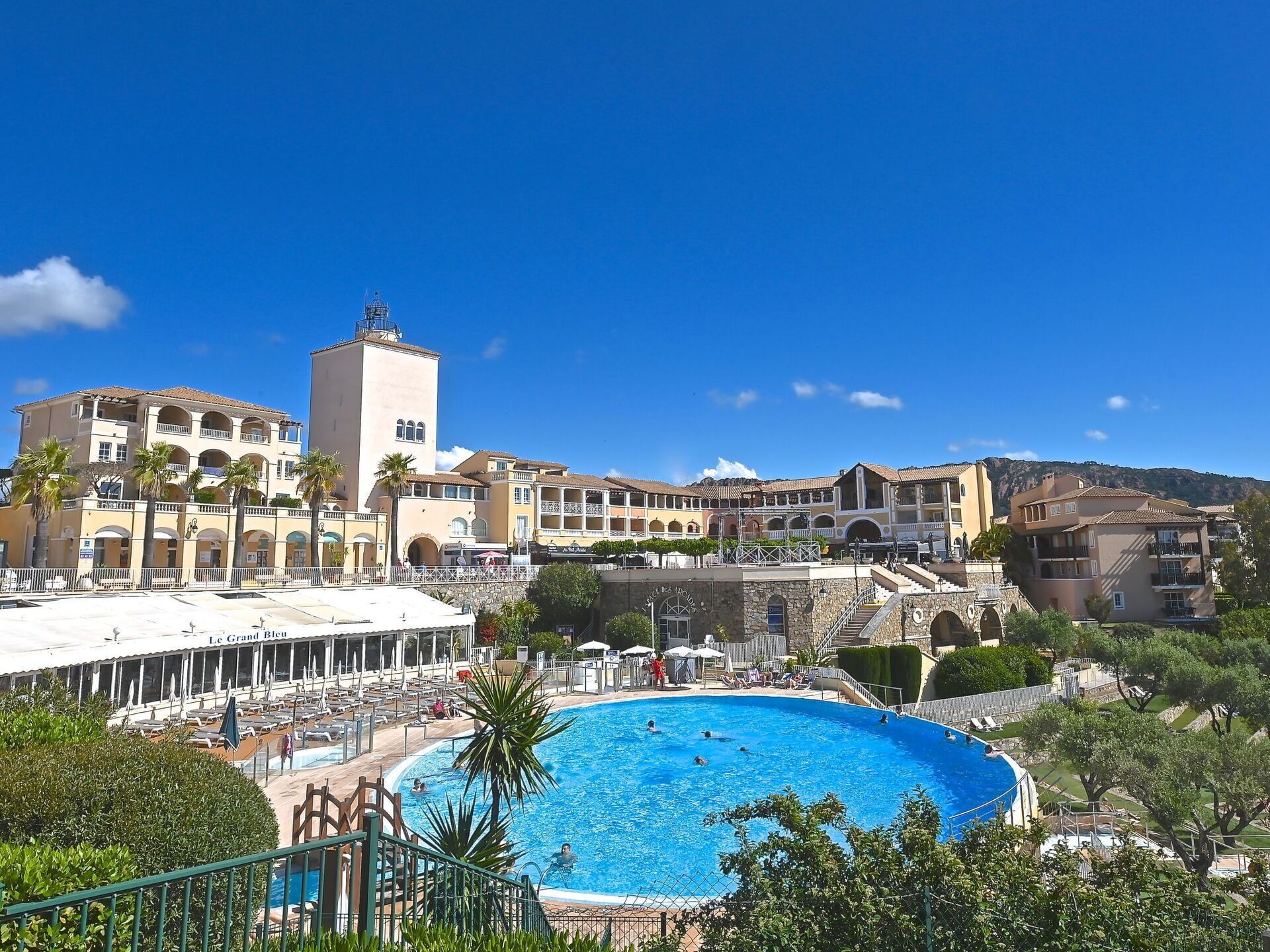 Residential Area, City, Human Settlement, Urban Design, Resort, Swimming Pool, Tourist Attraction, Estate, Resort Town, Aerial Photography