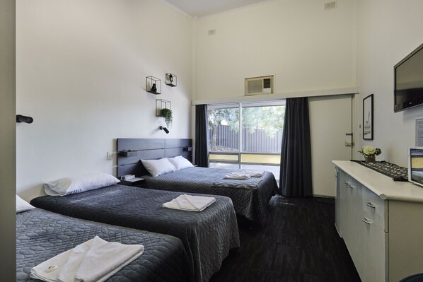 Bed sheets - Blue Gums Hotel (Fairview Park)