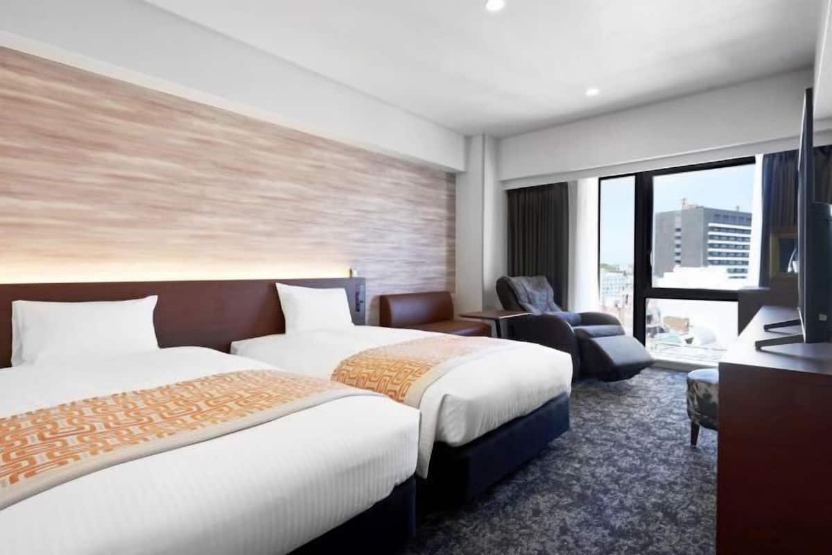 1 bedroom, in-room safe, blackout curtains, free WiFi