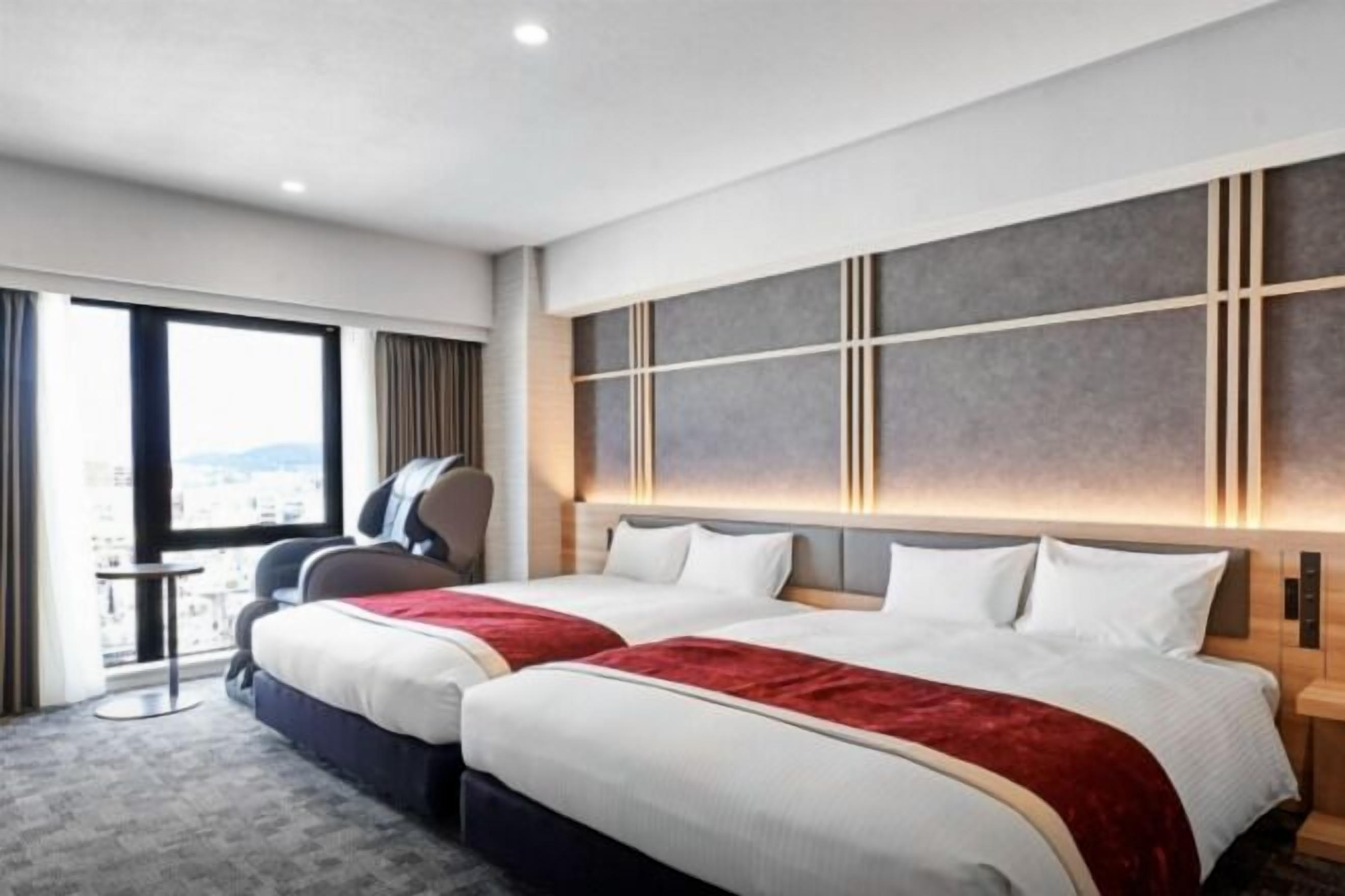 Een kluis op de kamer, verduisterende gordijnen, gratis wifi, beddengoed