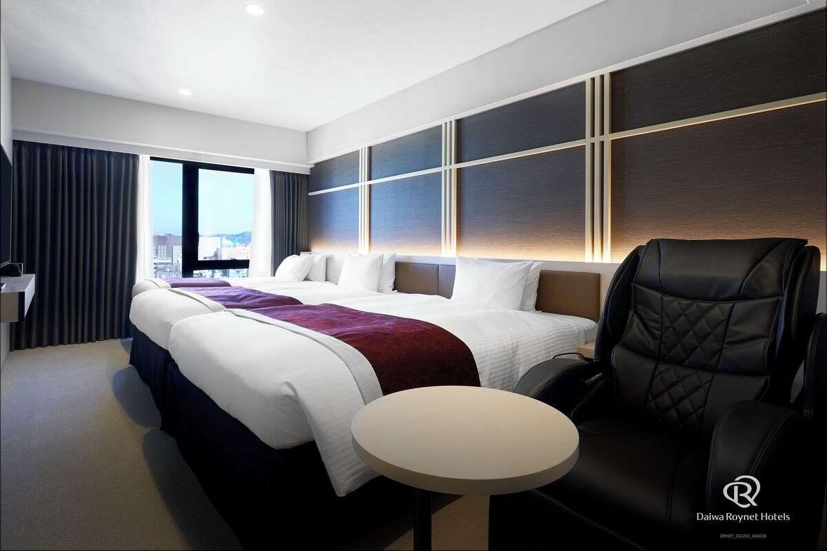 Suite junior | Caja fuerte, cortinas opacas, wifi gratis y ropa de cama