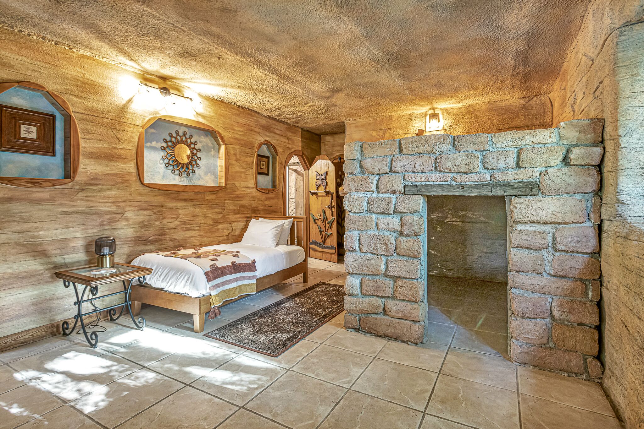 NEW! Indoor Pool, Private Lake, Large Group Unique Getaway,