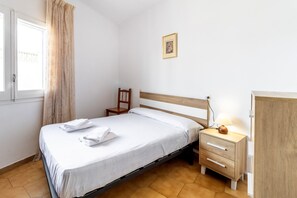 3 Schlafzimmer, Bügeleisen/Bügelbrett, Bettwäsche
