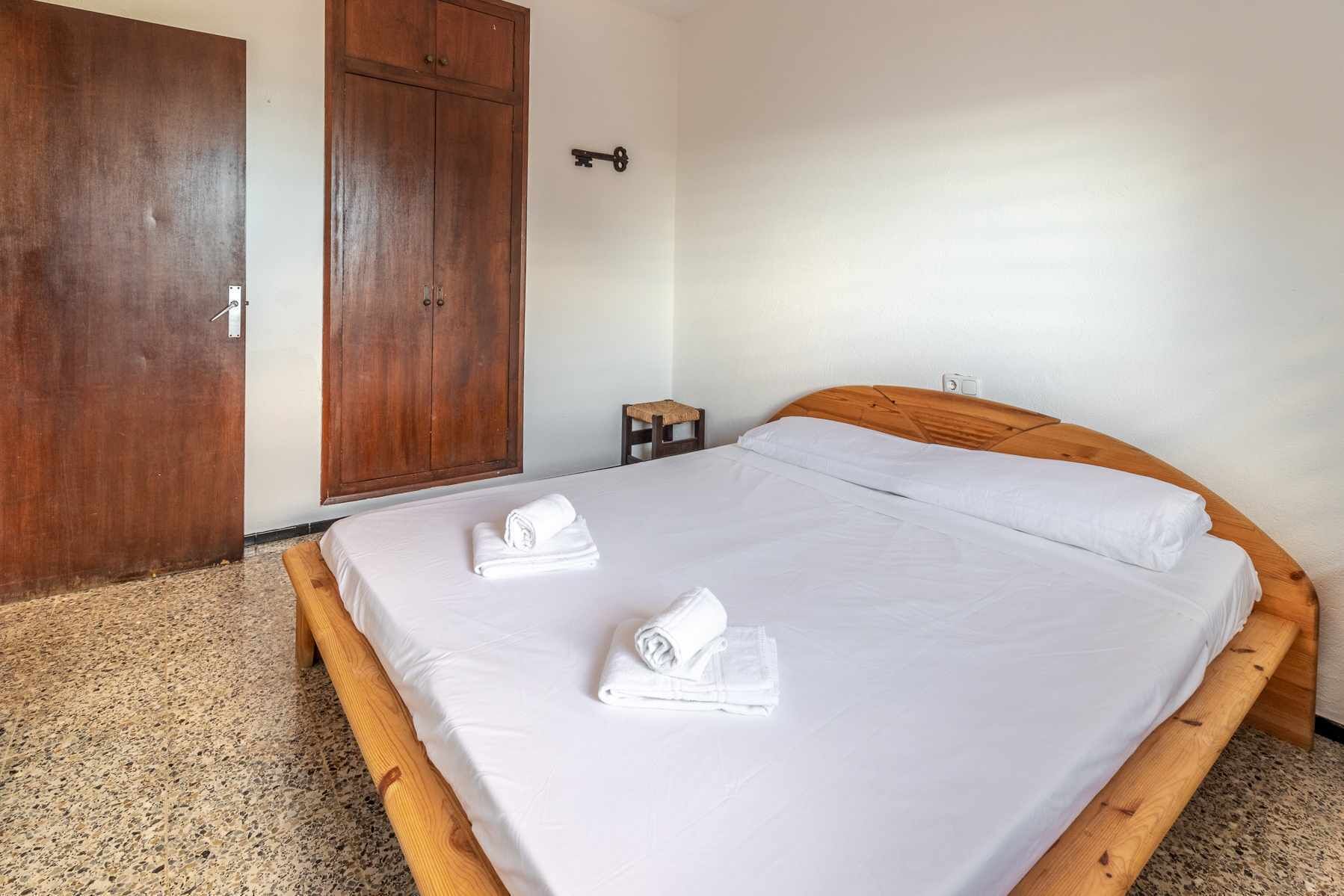 3 slaapkamers, een strijkplank/strijkijzer, wifi, beddengoed