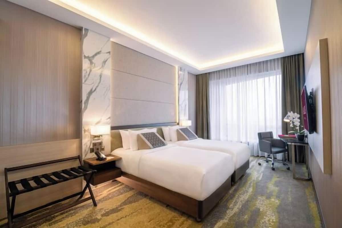 In-room safe, desk, laptop workspace, blackout drapes
