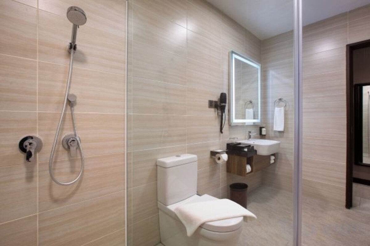 Bathroom | Shower, rainfall showerhead, free toiletries, hair dryer