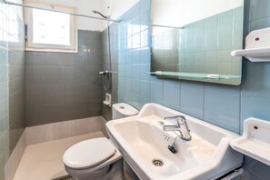 Kostenlose Toilettenartikel, Handtücher