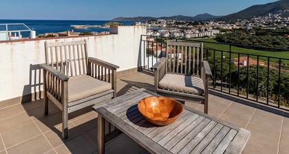Sant Genís 19 - top-floor apartment with terrace