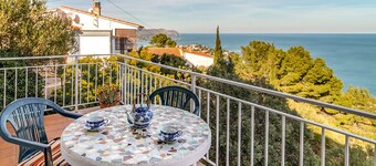 Super Fener 93 - top-floor apartment with terrace
