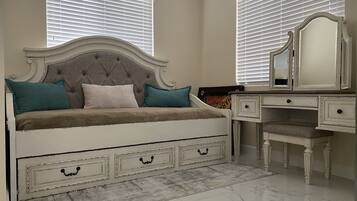 3 habitaciones, escritorio, wifi y ropa de cama