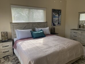 3 chambres, bureau, Wi-Fi, draps fournis