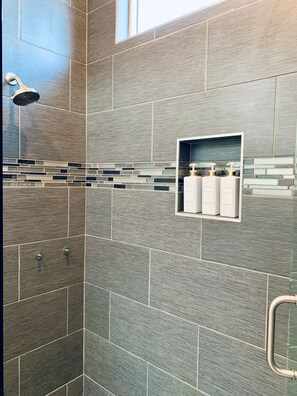 Combined shower/bathtub, hair dryer, towels, soap - Get Cozee at La Quinta w/ Pool & Spa Lic #259080 (La Quinta)