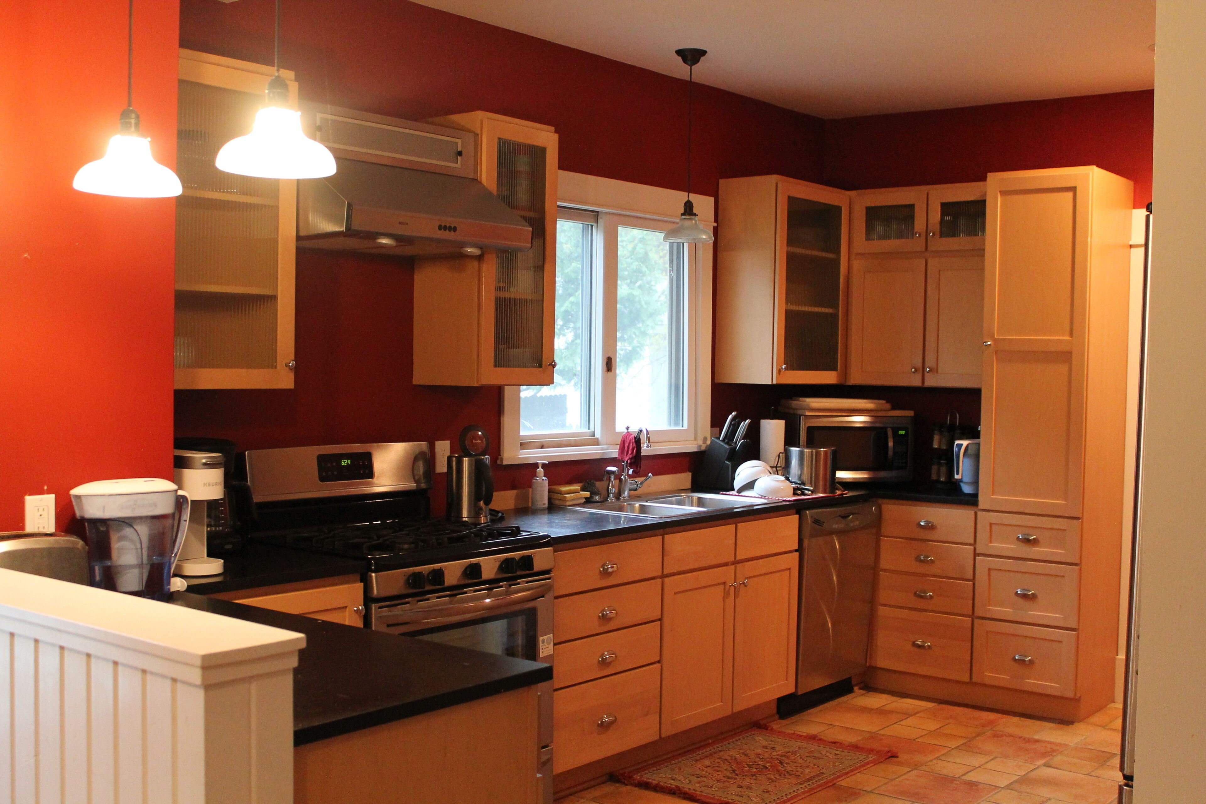 Welcome to our farmhouse! Please come and enjoy Empire. You will happy you did.