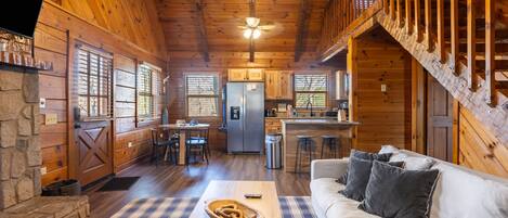 تلفزيون ذكي، مدفأة، كرة قدم الطاولة، تنس طاولة