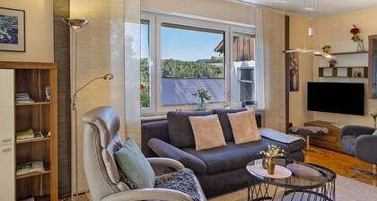 Apartment 'Fuldatalblick' with Garden & Wi-Fi