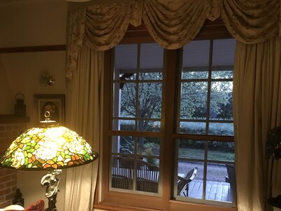 Charming Accomadation $190 x 2 guests in Queen room & ensuite & balconey