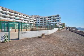 Exterior - Apartment 'Atlantic View' close to the Sea with Shared Pools & Wi-Fi (Arona)