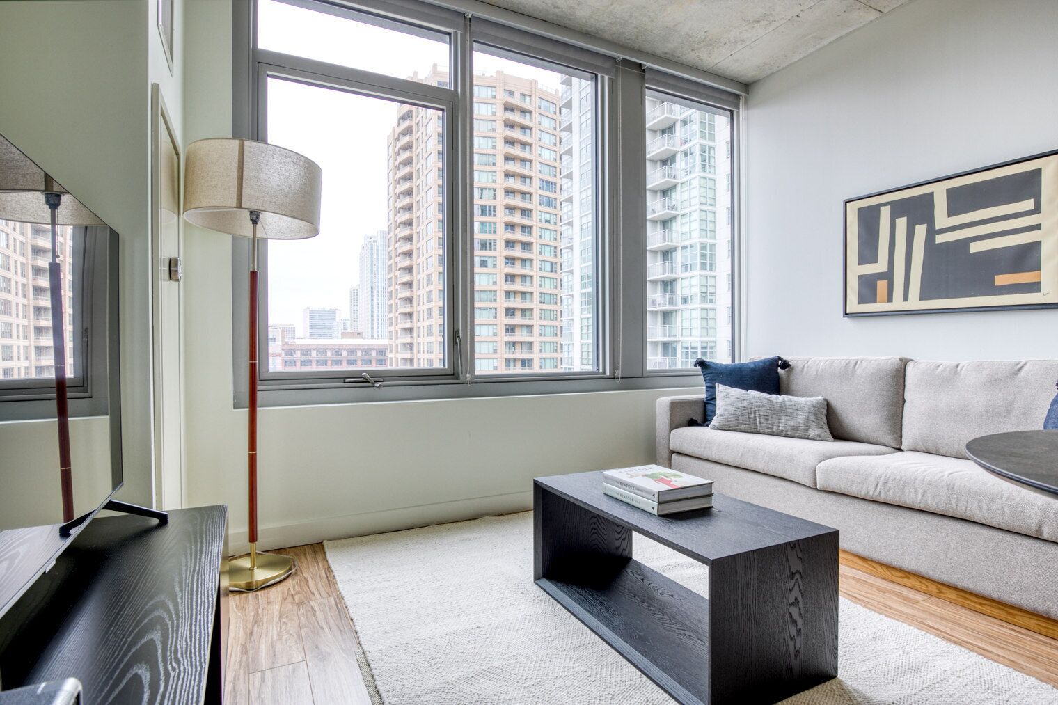 Télévision, chaîne hi-fi