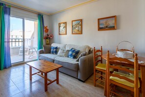 TV - Apartment 'Berg42atc8' with Terrace, Shared Pool & A/C (Torrevieja)