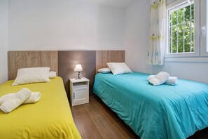 4 habitaciones, tabla de planchar con plancha y wifi gratis 