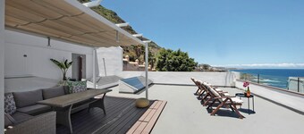 Holiday Home 'Bella Home' with Sea View, Terraces & Wi-Fi