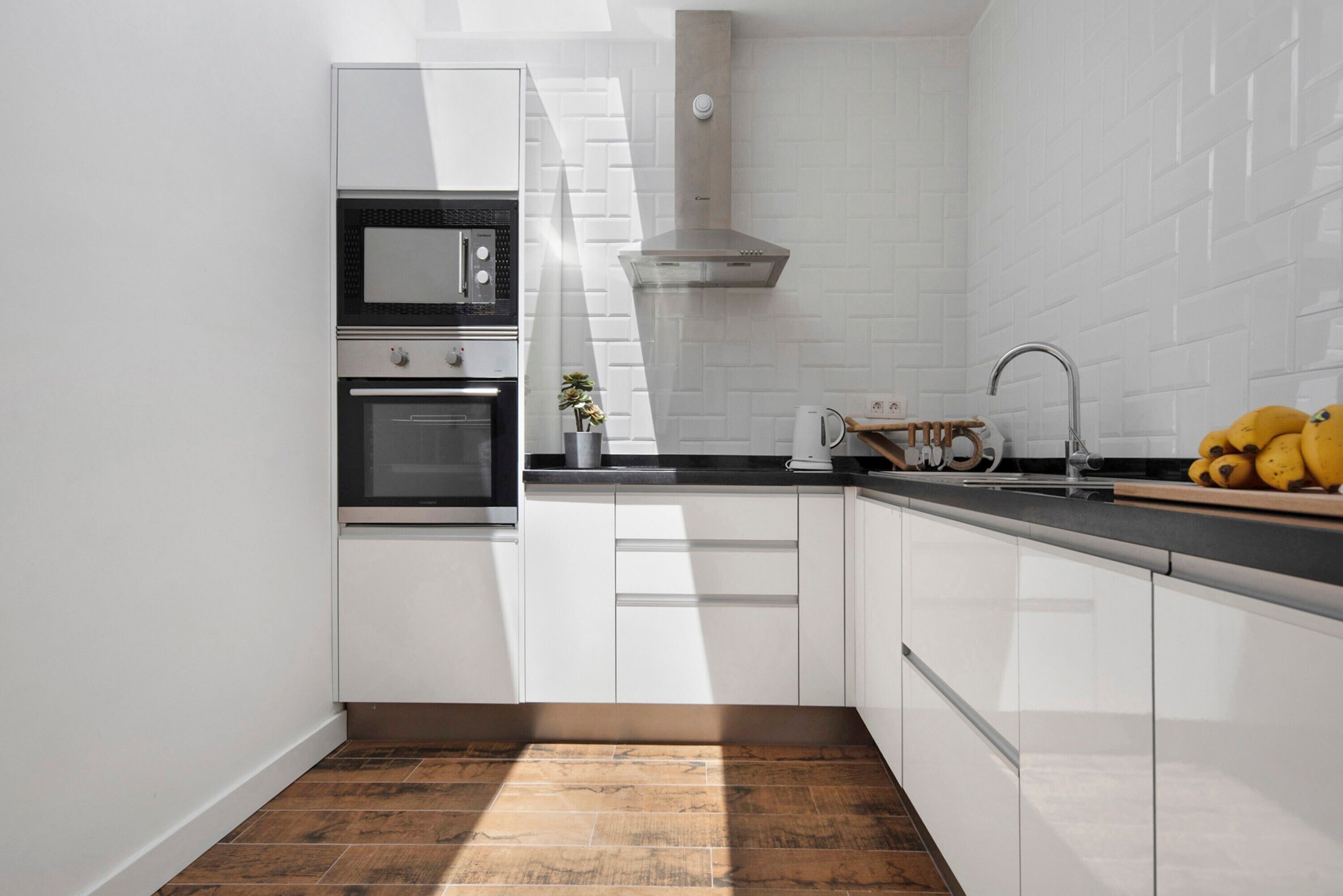 Refrigerador, microondas, horno, placa de cocina