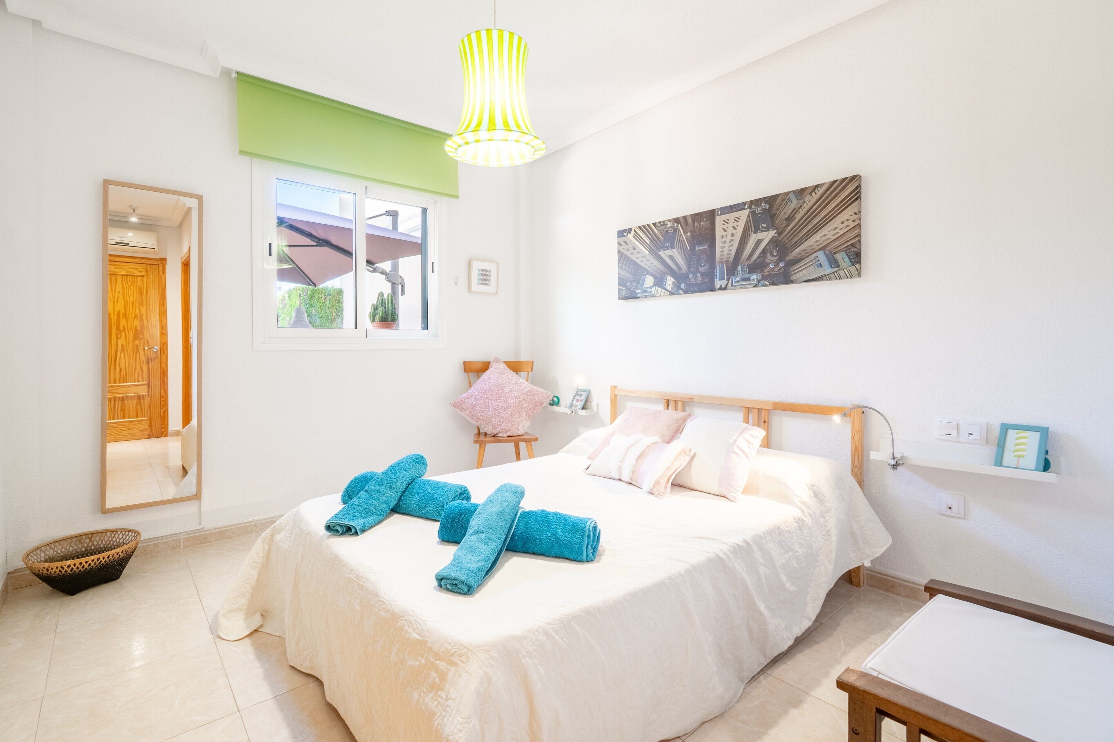 2 bedrooms, iron/ironing board, free WiFi, bed sheets