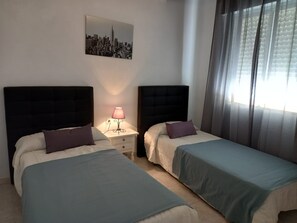 4 bedrooms, free WiFi, bed sheets