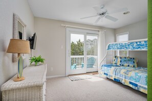 6 bedrooms, WiFi, bed sheets