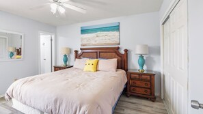 2 bedrooms, iron/ironing board, free WiFi, bed sheets - Your Beach Getaway Awaits YOU! (Panama City Beach)