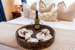 3 dormitoris, escriptori i planxa i posts de planxar 