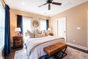 3 bedrooms, desk, iron/ironing board, travel crib - ❤️Stay at Peppermint Cottage - Norton Commons -Walk eat & shop- free breakfast (Prospect)