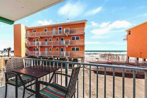 Outdoor dining - Harbor House 2BR 2BA Gulf-View 1st floor Wrap Balcony Pool King Bed (Gulf Shores)