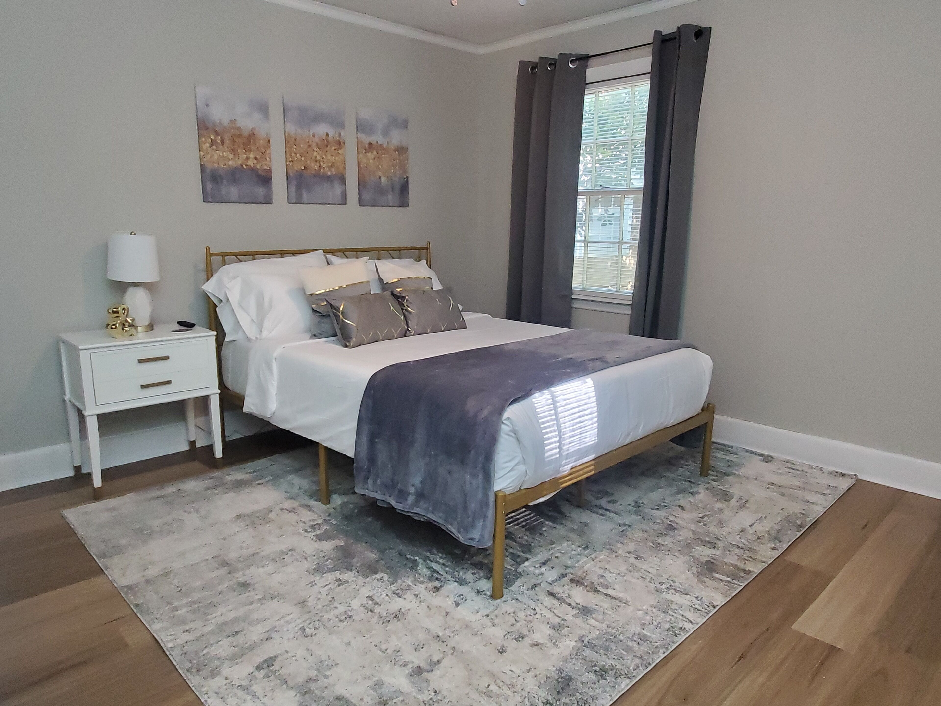 2 sovrum, skrivbord, strykjärn/strykbräda och gratis wi-fi