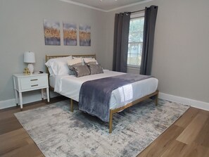 2 bedrooms, desk, iron/ironing board, free WiFi