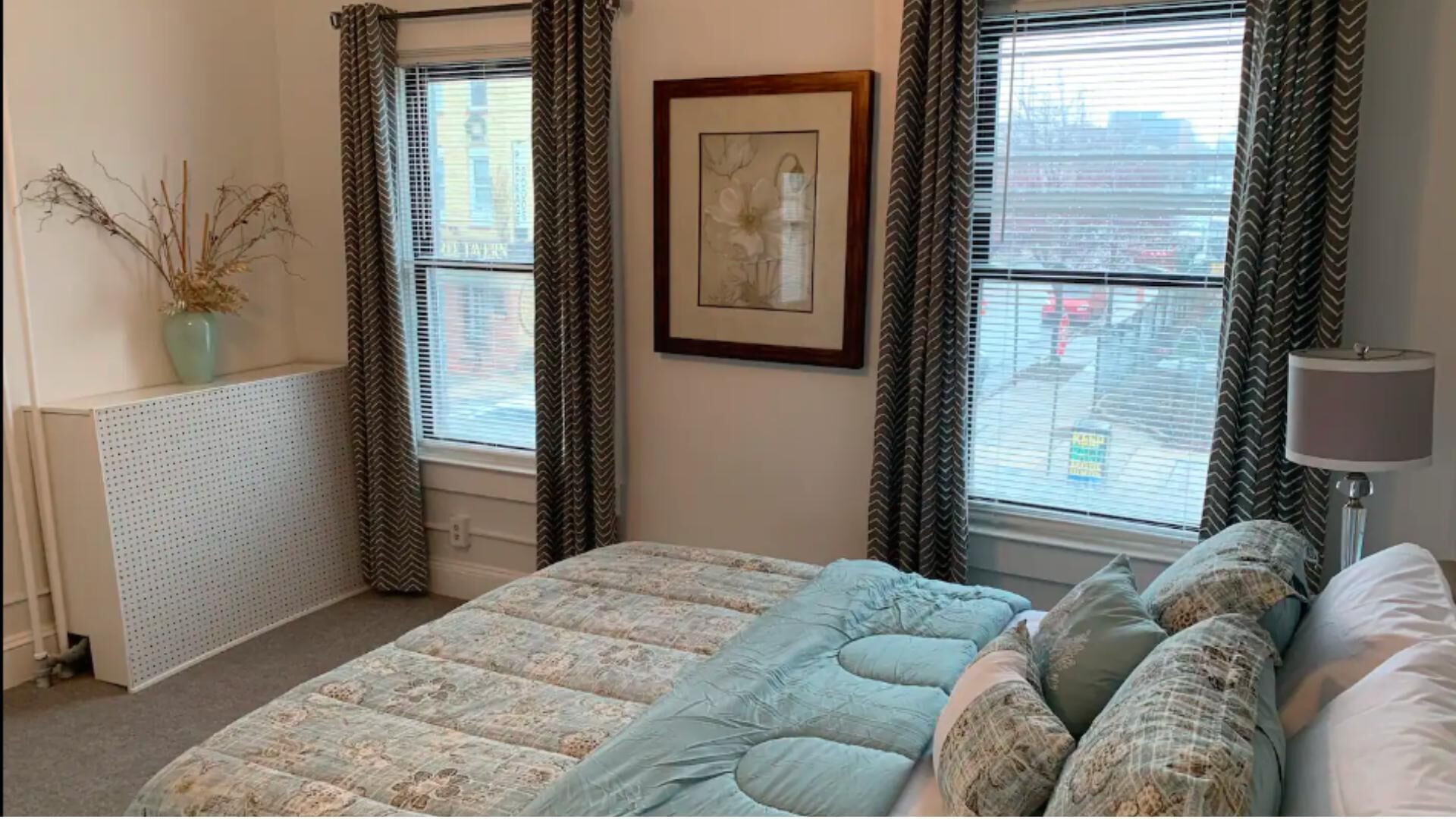 Stylish 2BD 1BA apartment located in Federal Hill