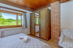 2 bedrooms, iron/ironing board, free WiFi, bed sheets - Family Friendly Rural Oasis, Duga Resa, Croatia (Duga Resa)