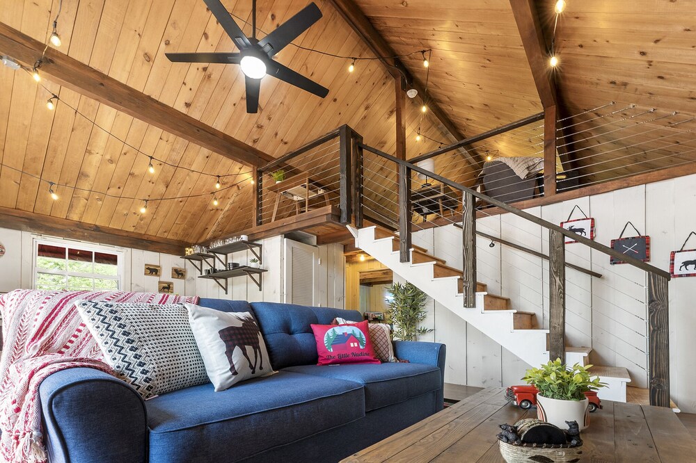 Charming Poconos Cabin | 2BR w/ Game Room! | Pet Friendly