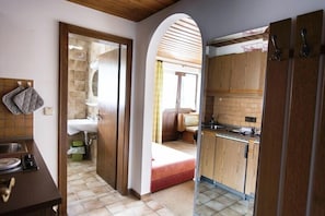 1 bedroom, internet, bed sheets