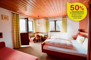 1 bedroom, internet, bed sheets - Walmberg vacation apartment - with balcony and view of the surrounding mountains (Reit im Winkl)