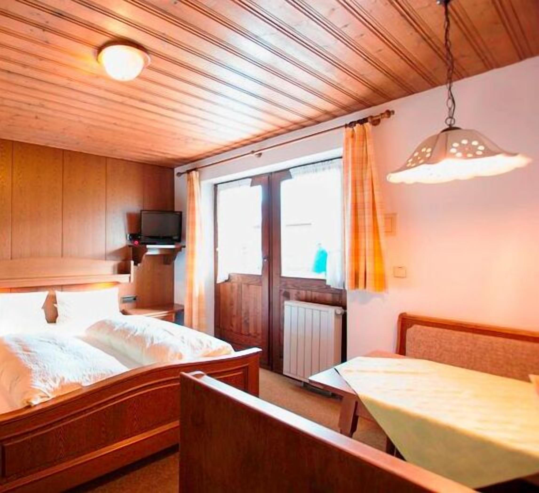 1 chambre, accès Internet, draps fournis