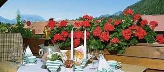 Wiesengrund vacation apartment - with balcony and view of the surrounding mountains