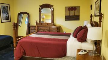 2 bedrooms, desk, iron/ironing board, travel cot