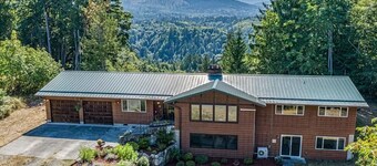 Secluded Rural Retreat in the Olympic Foothills Near Olympic National Park