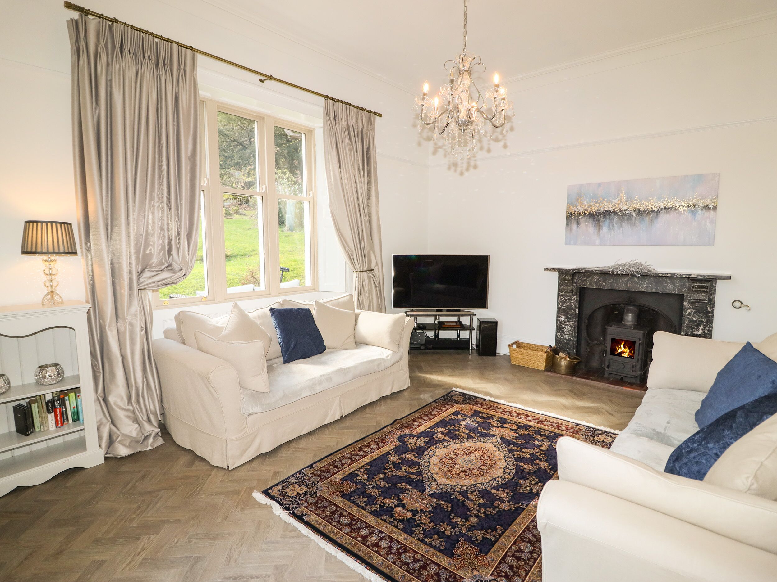 KELBARROW, family friendly, with open fire in Grasmere