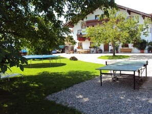 Ulkoruokailutilat