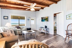 Smart TV, DVD player - Ocean Front - Amazing Ocean Views - Dog Friendly Classic Beach Home, Sleeps 8 (Oak Island)