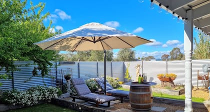 Cottage Amongst The Vines