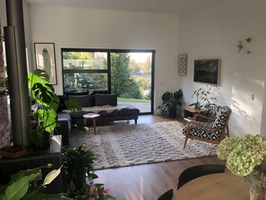 Smart TV, printers - Lagoon Sanctuary (Albert Town)