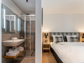 4 bedrooms, internet